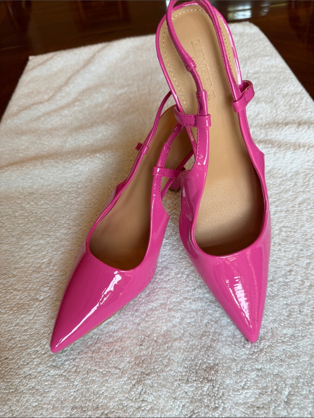 Truffle collection Women’s Patent Slingback Pointed-Toe heels in Bright Pink